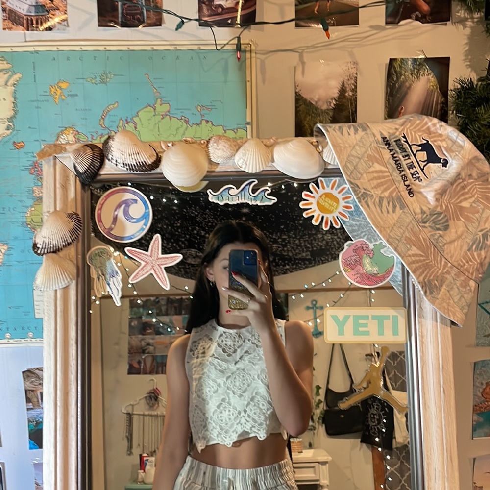 Monteau Los Angeles white lace cropped tank